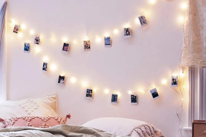 How to decorate girls room with string lights