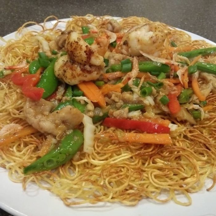 Noodles crispy crunchy noodle asian