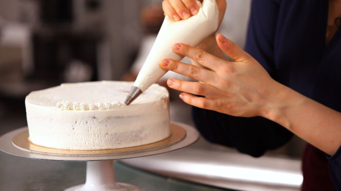 How to make decoration cream for cake