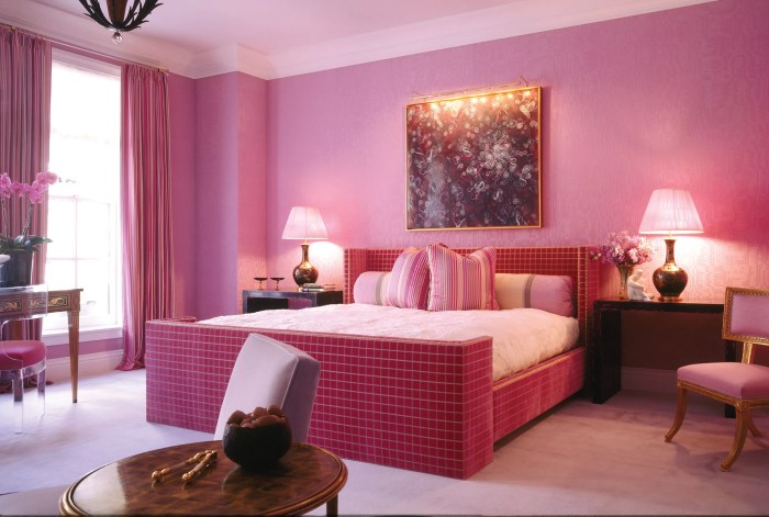 How to decorate a hot pink room